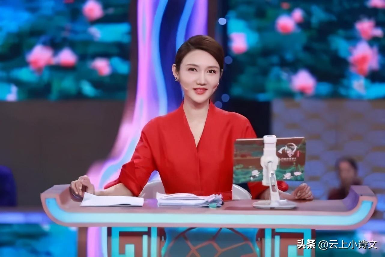 (出水芙蓉是什么意思)“出水芙蓉”最早用来形容什么?诗词大会里考过，答对者寥寥无几  第4张