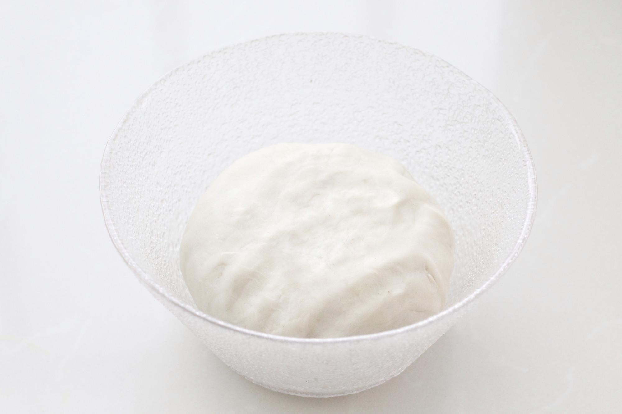 (馅饼的做法怎么和面)做馅饼到底该用什么水和面?家传几十年的手艺，皮薄馅大倍儿鲜美  第4张