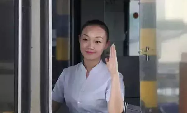(高速公路收费员工资待遇)高速公路收费的员工,一个月工资到底是多少?说出来你会震惊 第3张 (高速公路收费员工资待遇)高速公路收费的员工,一个月工资到底是多少?说出来你会震惊 第3张